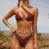 Top de bikini asimétrico Carmella en marrón