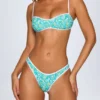 Top de bikini bandeau Pasyon con estampado multicolor azul