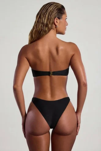 Top de bikini bandeau Praslin con adornos de abalorios en negro