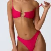 Top de bikini con aberturas y adornos de cadena Sanibel en rosa frambuesa