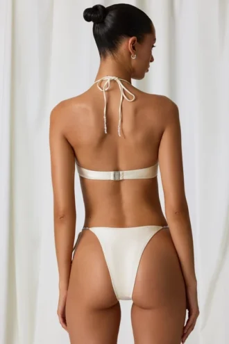 Top de bikini con aros y cuello halter Tahiti en blanco perla