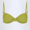 Top de bikini con aros y fruncido adornado con abalorios de Bruny en verde oliva
