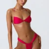 Top de bikini con cuello halter y fruncidos decorados Clearwater en rosa frambuesa