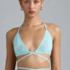 Top de bikini con tirantes cruzados y adornos Liberty en azul hielo