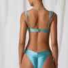 Top de bikini fruncido con detalles de perlas Akoya en turquesa