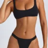 Top de bikini Malibu con cuello redondo en negro