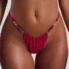 Top de bikini triangular Cabo con adornos de abalorios en rosa frambuesa