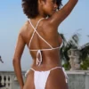 Braguitas de bikini atrevidas con lazos laterales de Crinkle Swim en blanco