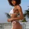 Braguitas de bikini atrevidas con lazos laterales de Crinkle Swim en blanco