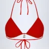 Top de bikini triangular con detalle de charm Canggu en rojo intenso