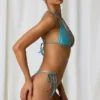 Top de bikini triangular de tirantes dobles Tropics en turquesa