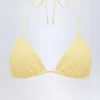 Top de bikini triangular Recife con bordado inglés en amarillo limón