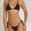 Top de bikini triangular Zayana en negro