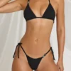 Top de bikini triangular Zayana en negro