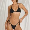 Top de bikini triangular Zayana en negro