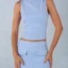 Top de cuello alto de ante sintético Aurelle en azul suave
