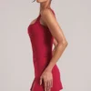 Falda ajustada de talle medio con abertura Tula en rojo cereza