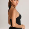 Top de cuello halter Aviora Modal en negro