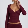Top de manga larga con fruncidos Emry Modal en color ciruela