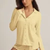 Top de pijama de manga larga Mirae Modal en amarillo pastel