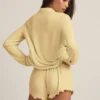 Top de pijama de manga larga Mirae Modal en amarillo pastel