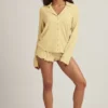 Top de pijama de manga larga Mirae Modal en amarillo pastel
