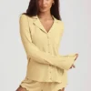 Top de pijama de manga larga Mirae Modal en amarillo pastel