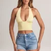 Top Drew de modal con cuello halter en color Lemon Sherbet