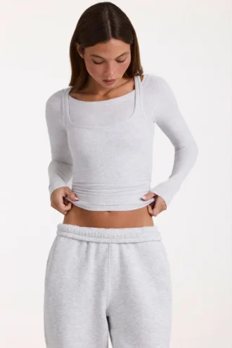 Top en capas de modal en gris jaspeado