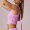 Top Rae de un solo hombro con detalle de pañuelo en rosa orquídea