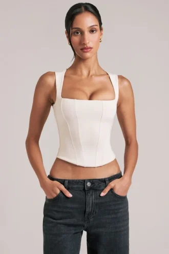 Top Vivee de modal con cuello cuadrado en color marfil