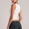 Top Vivee de modal con cuello cuadrado en color marfil