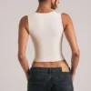 Top Vivee de modal con cuello cuadrado en color marfil