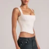 Top Vivee de modal con cuello cuadrado en color marfil