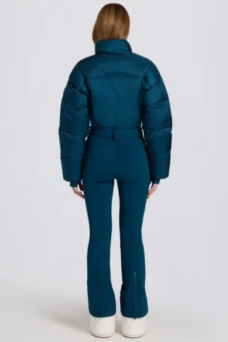 Traje de esquí acolchado e impermeable con cinturón en verde azulado