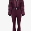 Traje de esquí impermeable con cinturón y capas en color burdeos
