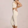 Vaqueros capri de talle medio Anessa en color marfil