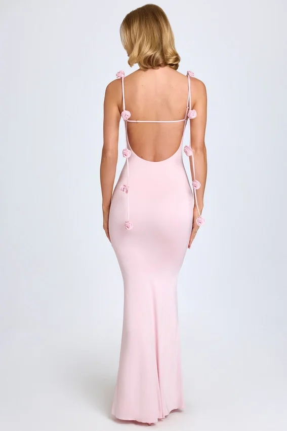 Vestido Aldona de jersey elástico con apliques florales en color rosa palo Vestido Aldona de jersey elástico con apliques florales en color rosa palo