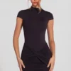 Vestido Blair de jersey con cuello alto, fruncido y espalda descubierta en negro