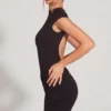 Vestido Blair de jersey con cuello alto, fruncido y espalda descubierta en negro