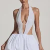 Vestido Cece con aberturas y bajo abullonado adornado en blanco Vestido Cece con aberturas y bajo abullonado adornado en blanco