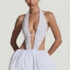 Vestido Cece con aberturas y bajo abullonado adornado en blanco Vestido Cece con aberturas y bajo abullonado adornado en blanco