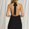 Vestido Cira con cuello halter en negro
