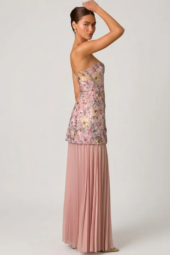 Vestido convertible con cordones y adornos Galia en rosa floral Vestido convertible con cordones y adornos Galia en rosa floral