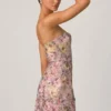 Vestido convertible con cordones y adornos Galia en rosa floral Vestido convertible con cordones y adornos Galia en rosa floral