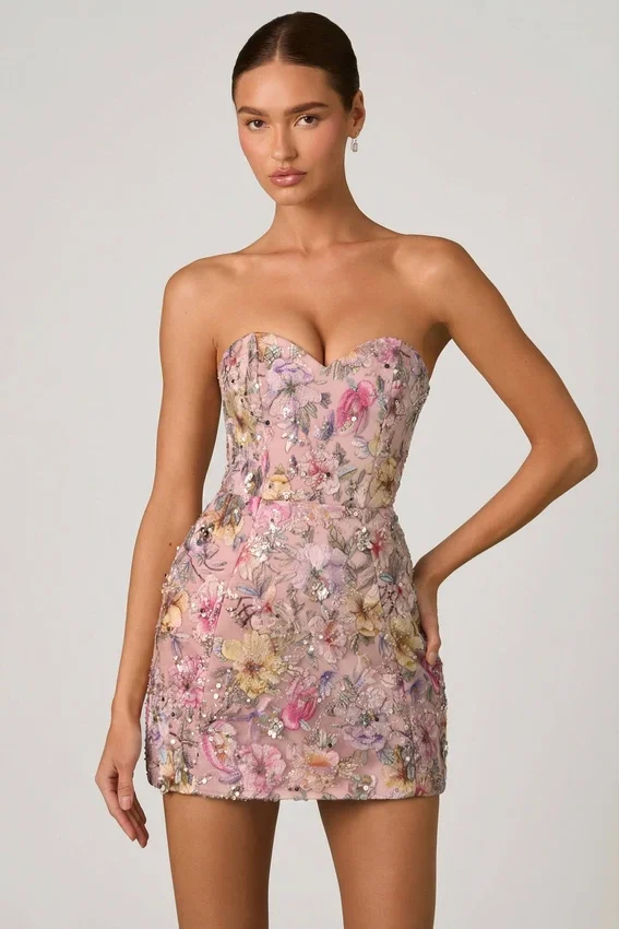 Vestido convertible con cordones y adornos Galia en rosa floral Vestido convertible con cordones y adornos Galia en rosa floral