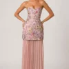 Vestido convertible con cordones y adornos Galia en rosa floral Vestido convertible con cordones y adornos Galia en rosa floral