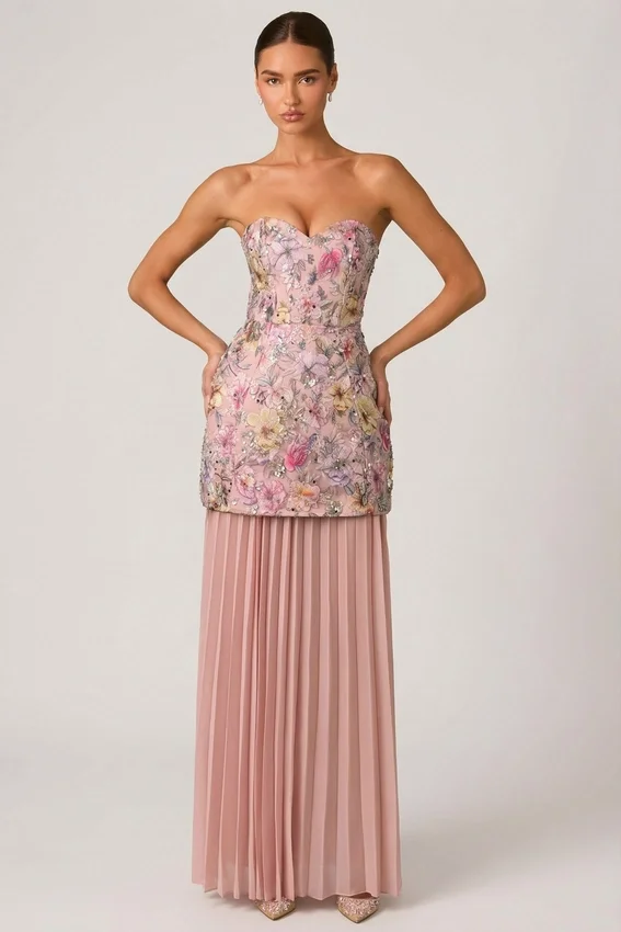 Vestido convertible con cordones y adornos Galia en rosa floral Vestido convertible con cordones y adornos Galia en rosa floral