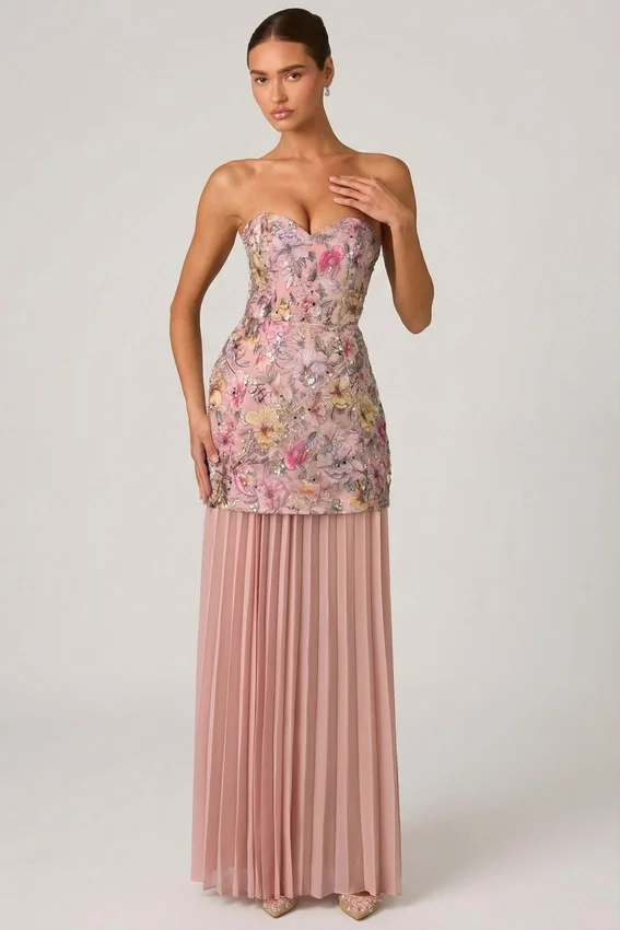Vestido convertible con cordones y adornos Galia en rosa floral Vestido convertible con cordones y adornos Galia en rosa floral