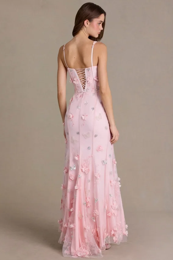 Vestido corsé con adornos Aurelia en rosa bebé Vestido corsé con adornos Aurelia en rosa bebé